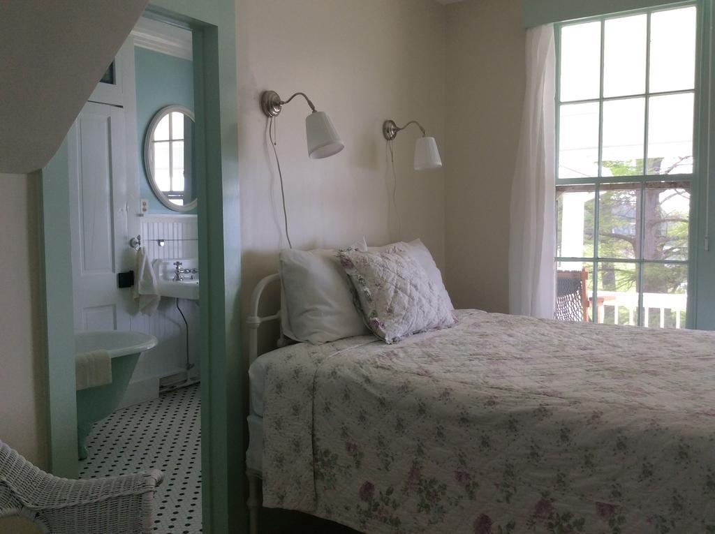 Wades Point Inn On The Bay McDaniel エクステリア 写真